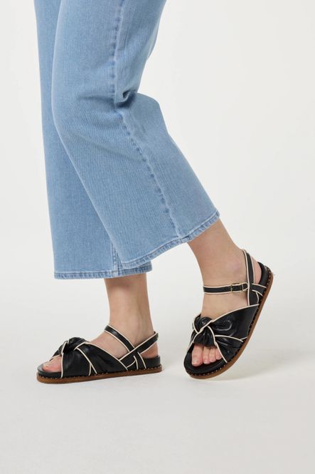 Hovedbilde Fabienne Sasa sandal, hvit og sort