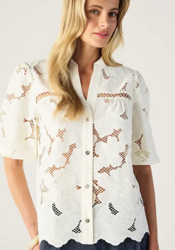 Mos, whisper embroidery blouse, naturhvit